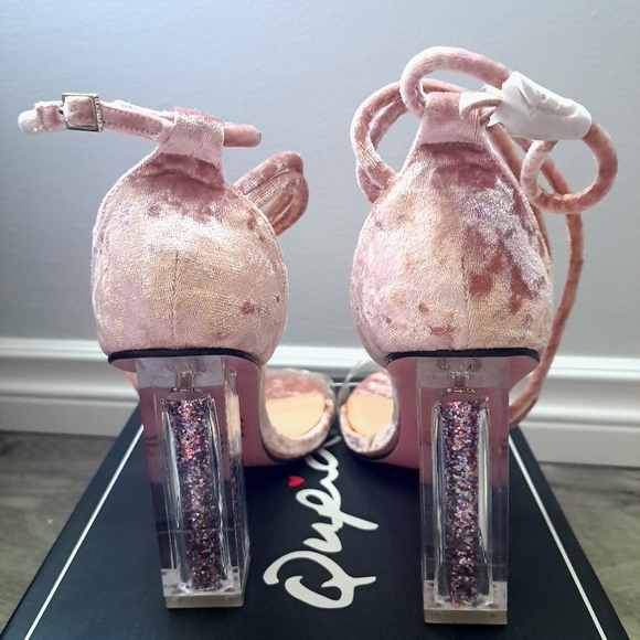 Qupid | Pink crush velvet ~ open toed chunky glitter heel with straps - Picture 8 of 11